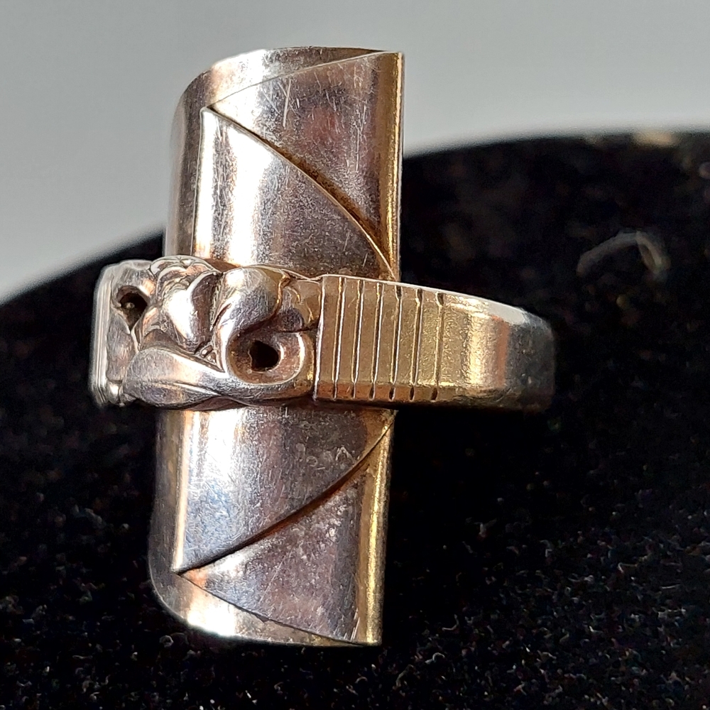 Community Large silver Ring - Picture 3 of 10
